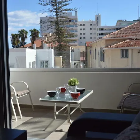 Comfort 202, City Centre, Finikoudes Apartment