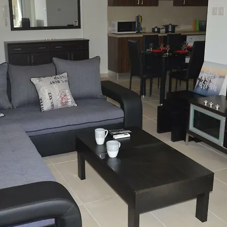 Comfort 202, City Centre, Finikoudes Apartment *