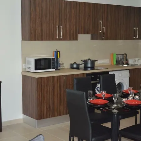 Comfort 202, City Centre, Finikoudes Apartment Larnaca