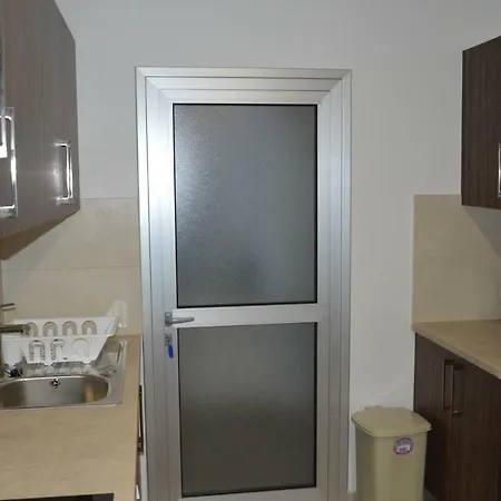 Comfort 202, City Centre, Finikoudes Apartment