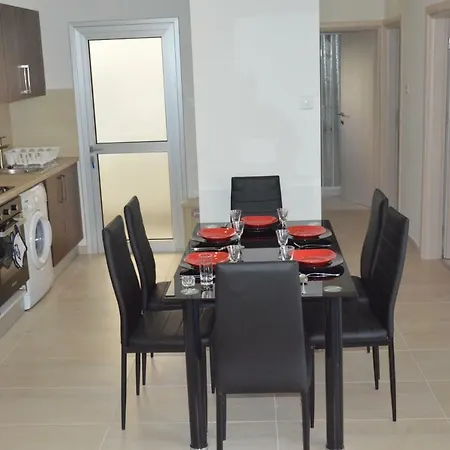 Comfort 202, City Centre, Finikoudes Apartment Larnaca